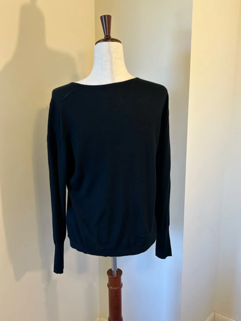 J. Crew Black Merino EUC SZ M Long Sleeve Scoop Neck Top | Lightweight Sweater. - Picture 2 of 7